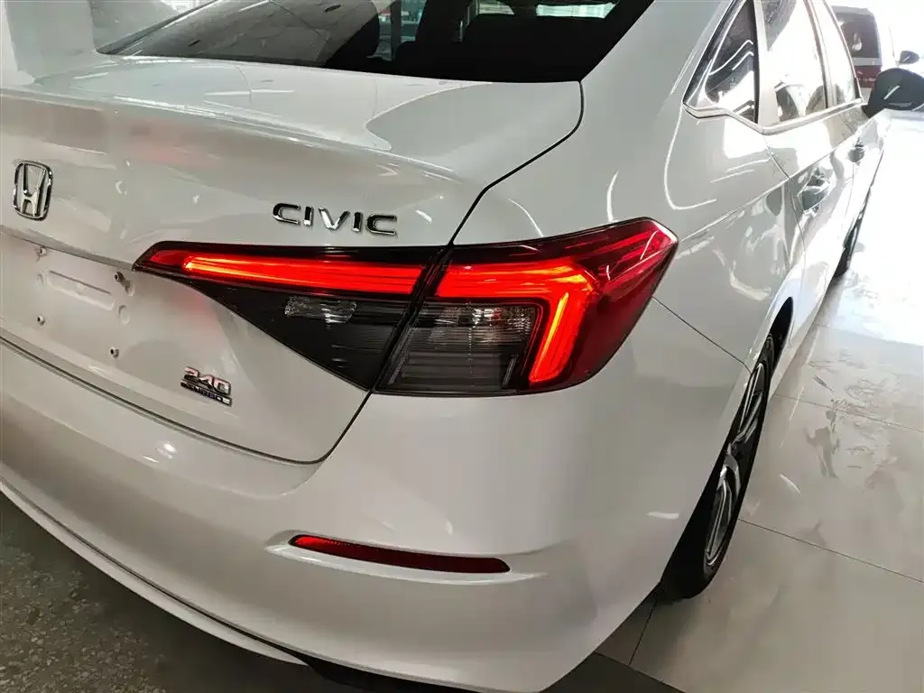 Honda Civic — фото 8