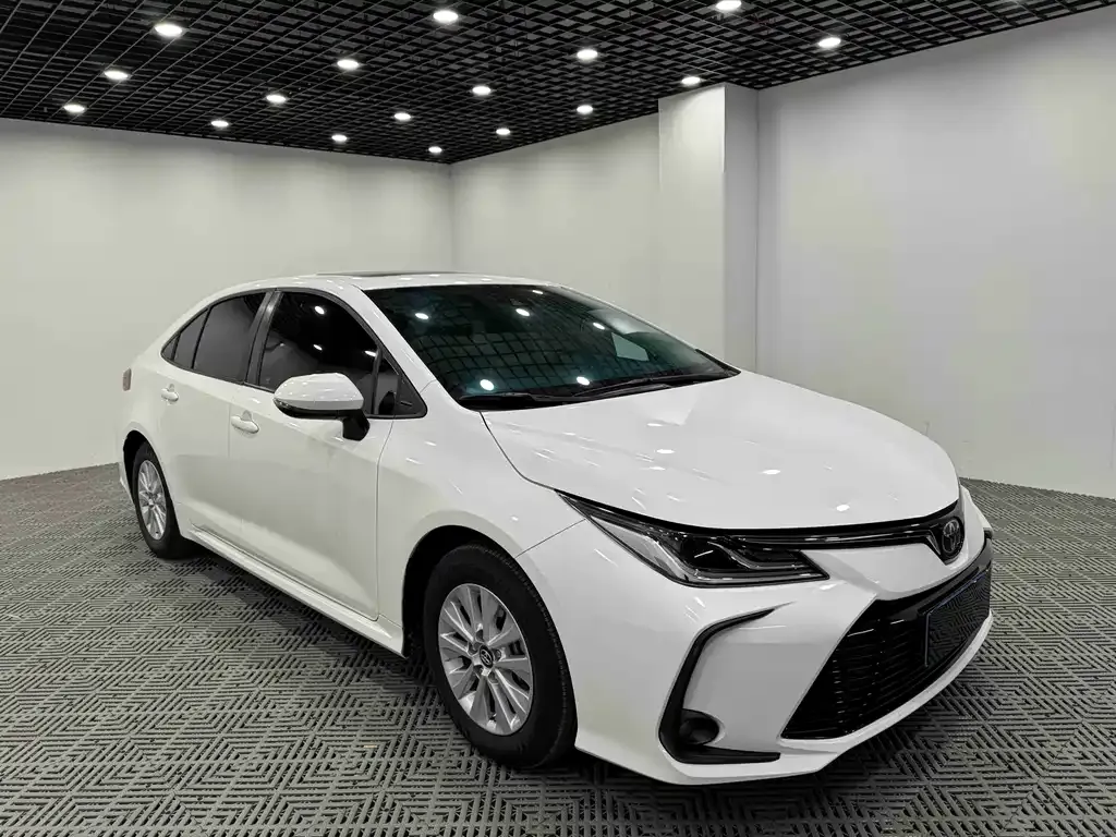 Toyota Corolla 2022 из CN, фото 1