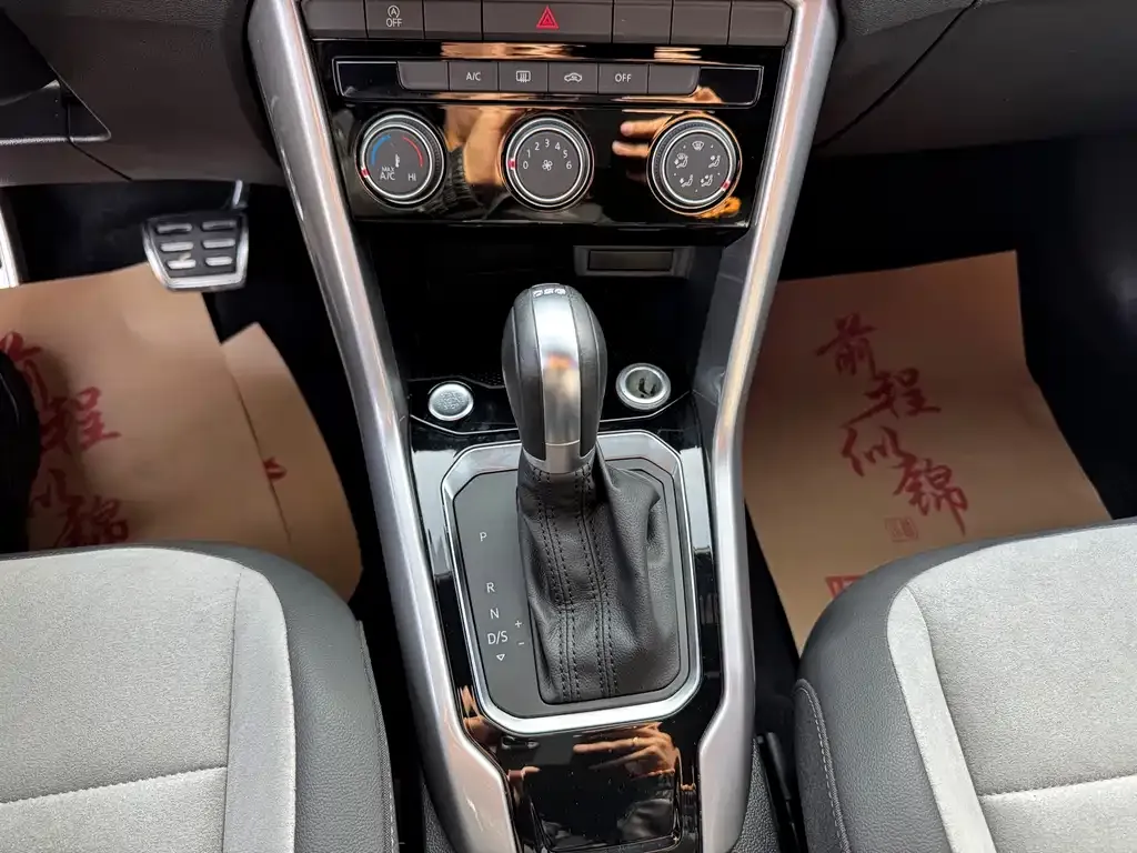 Volkswagen T-Roc 2021 из CN, фото 10