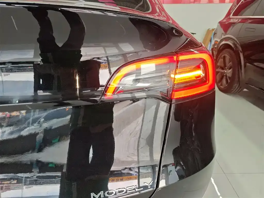 Tesla Model Y 2023 из CN, фото 8