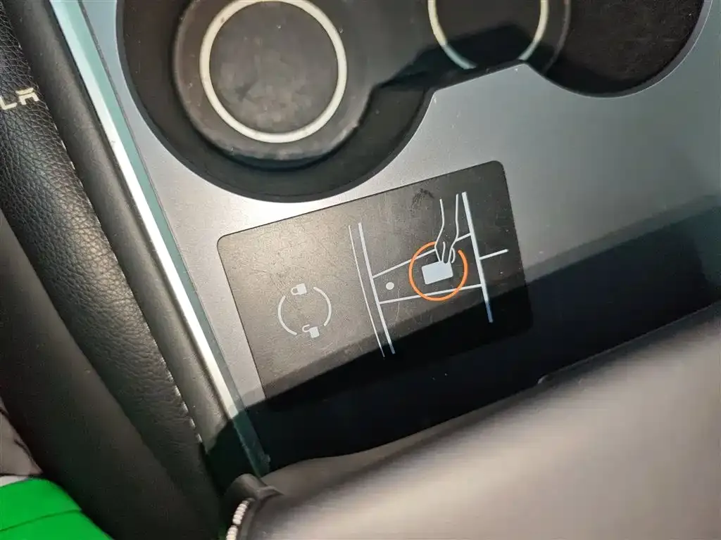 Tesla Model Y 2023 из CN, фото 9