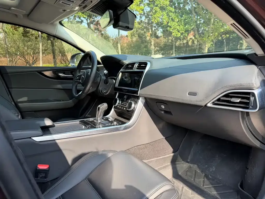 Jaguar XEL 2021 из CN, фото 9