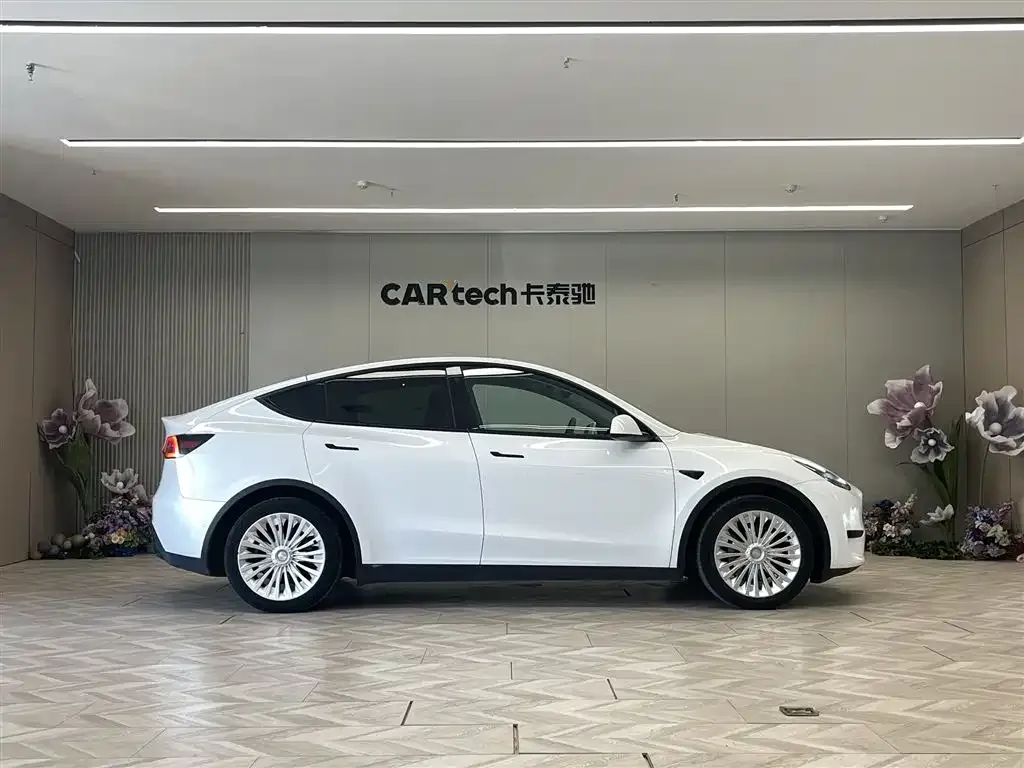 Tesla Model Y 2023 из CN, фото 4