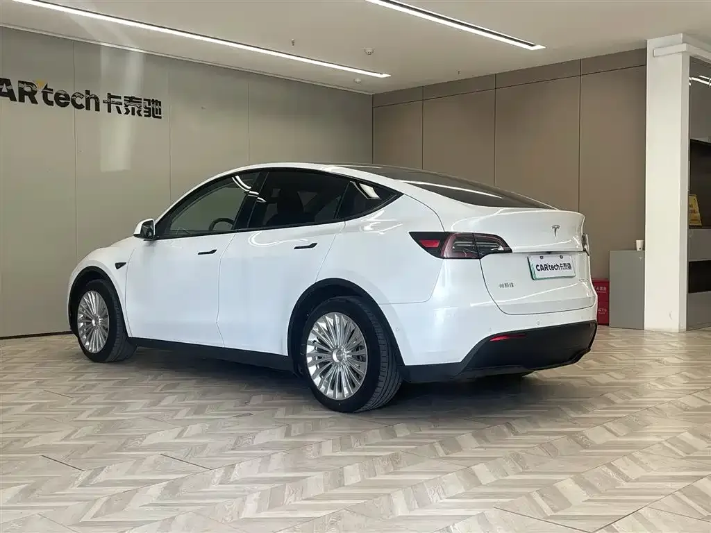 Tesla Model Y 2023 из CN, фото 7