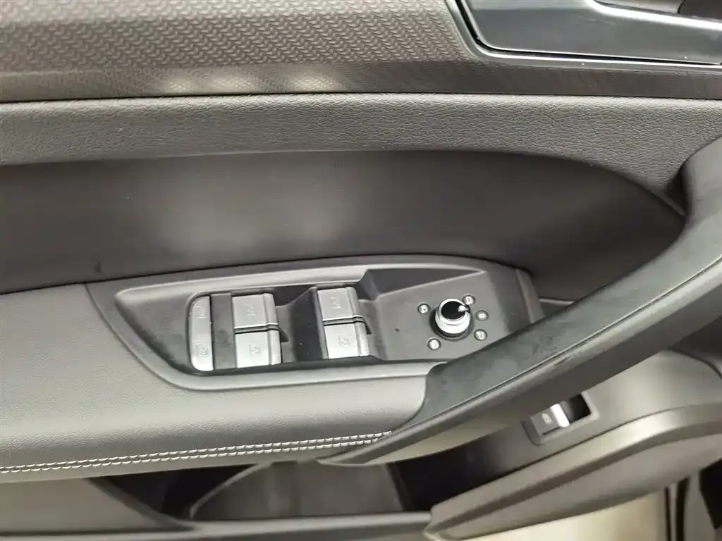 Audi Q5L 2024 из CN, фото 9