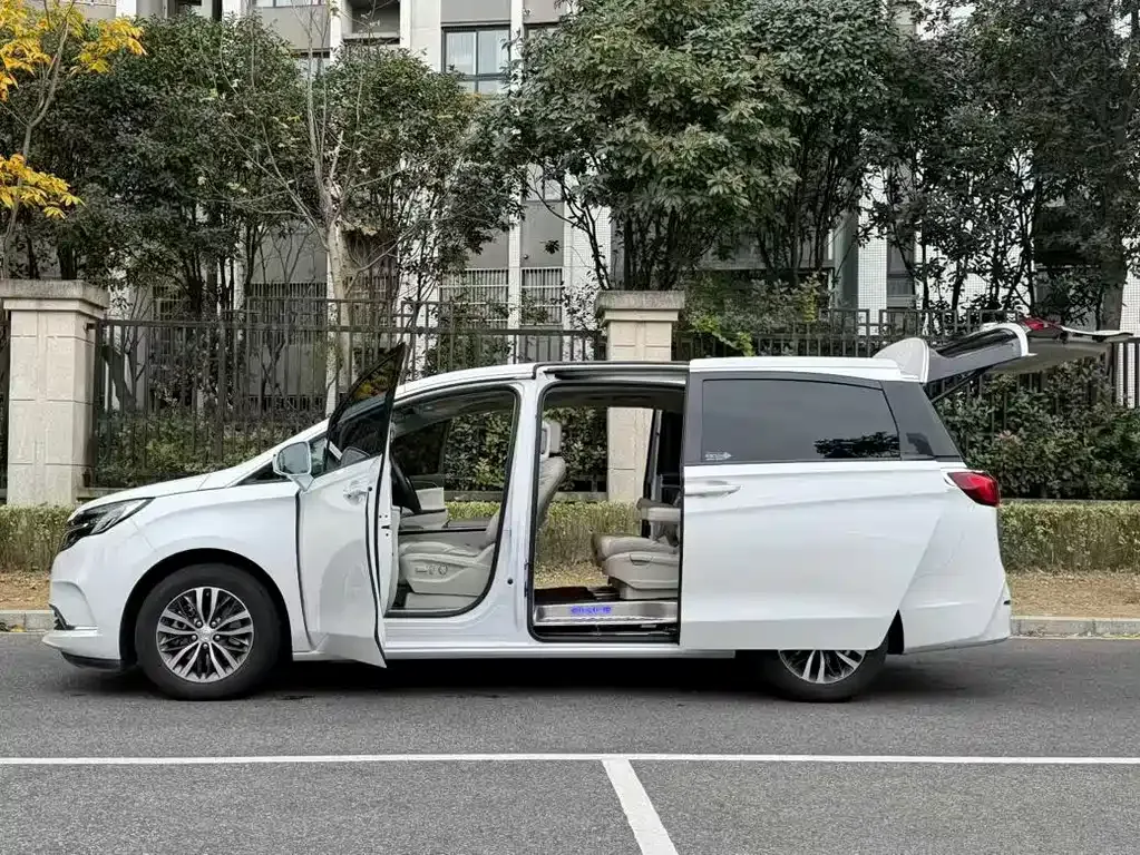 Buick GL8 2021 из CN, фото 5