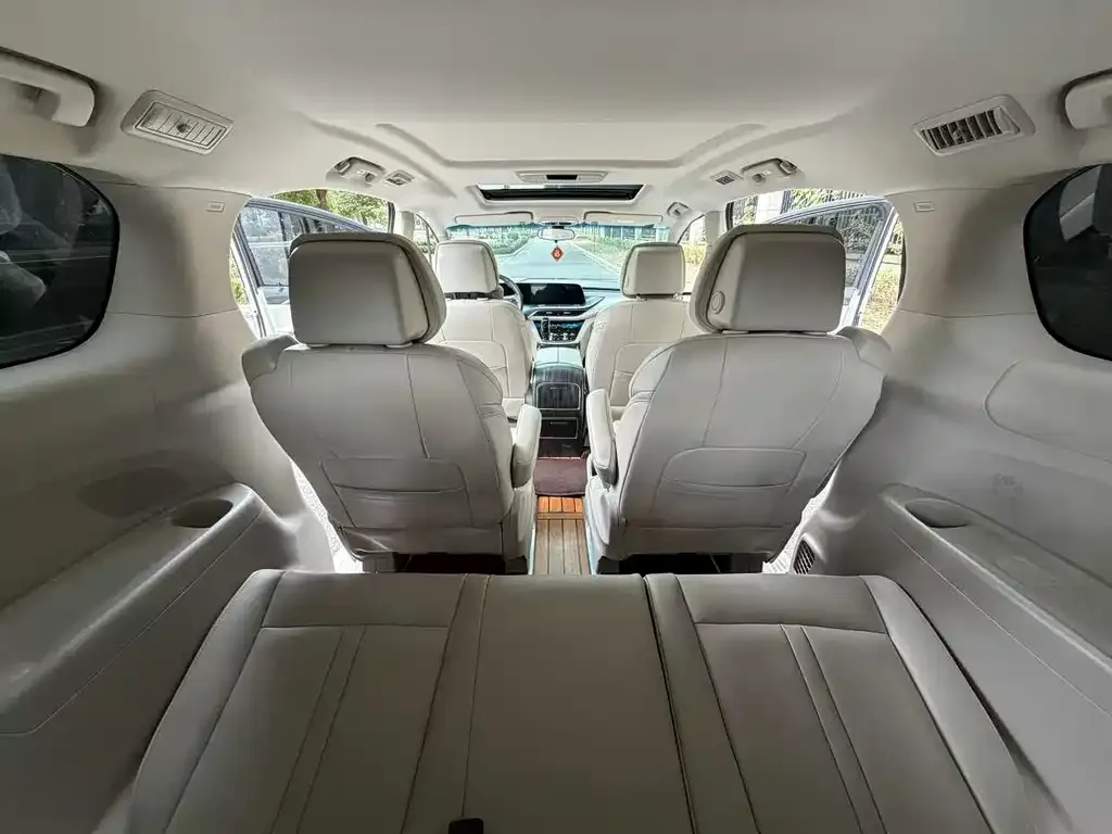 Buick GL8 2021 из CN, фото 9
