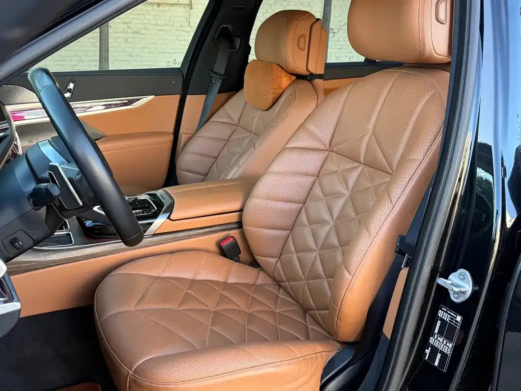 BMW 7 Series 2023 из CN, фото 10