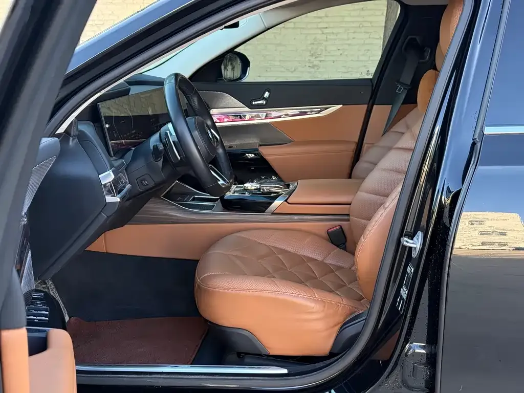 BMW 7 Series 2023 из CN, фото 8