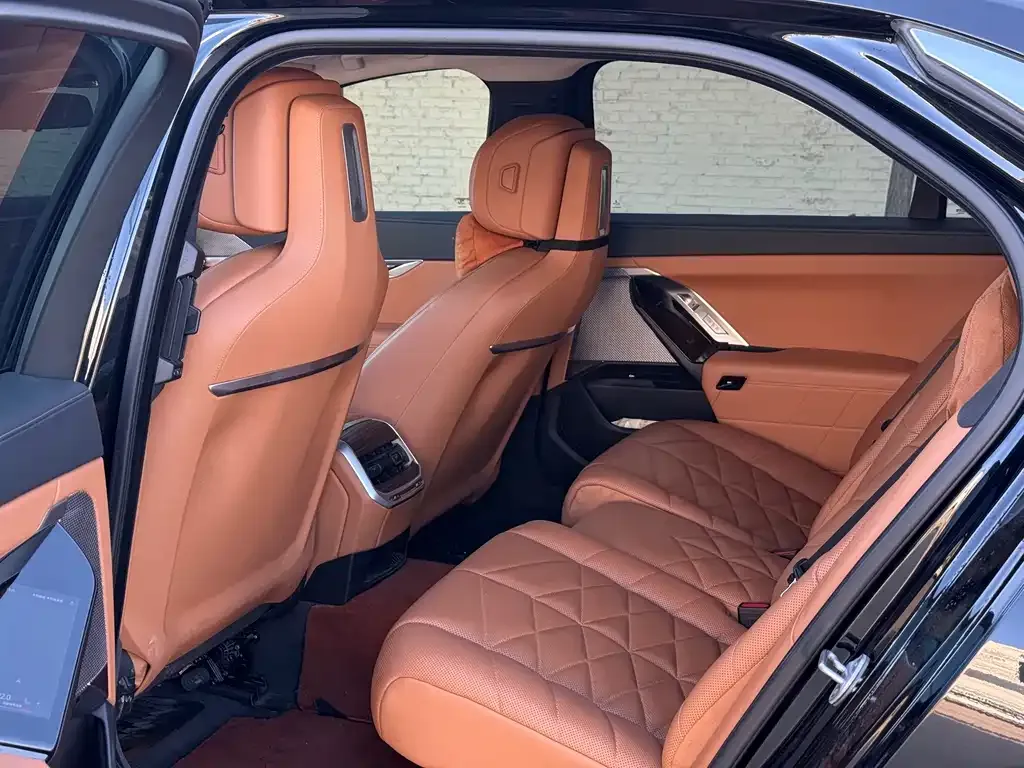 BMW 7 Series 2023 из CN, фото 9