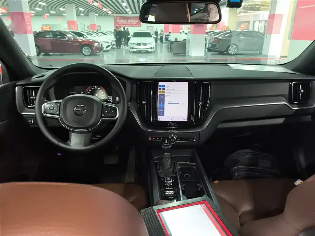 Volvo XC60 2021 из CN, фото 10