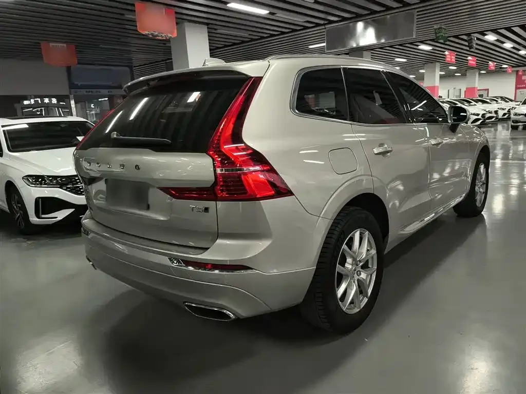 Volvo XC60 2021 из CN, фото 7