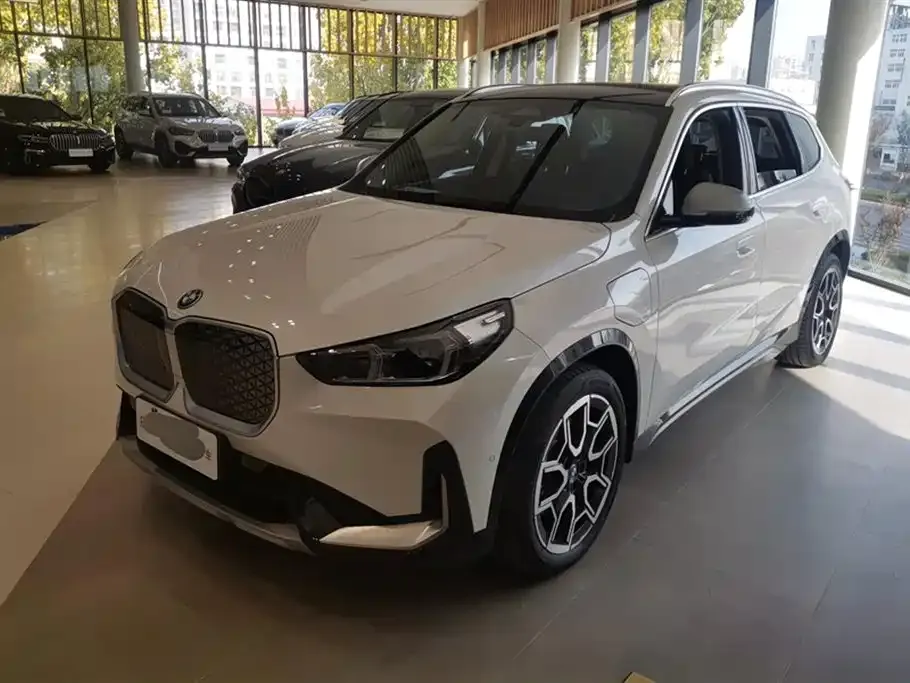 BMW iX1 2023 из CN, фото 1