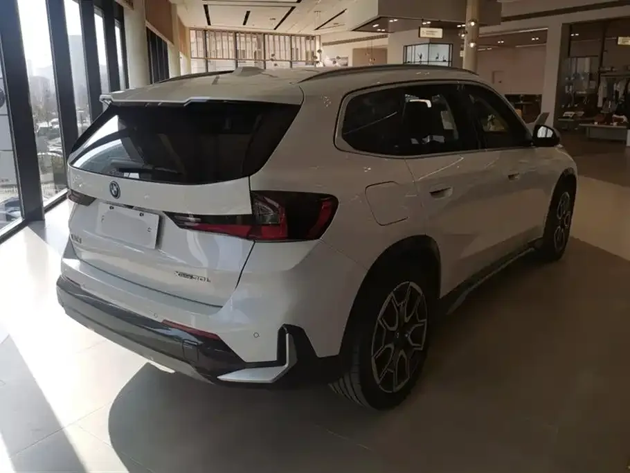 BMW iX1 2023 из CN, фото 3