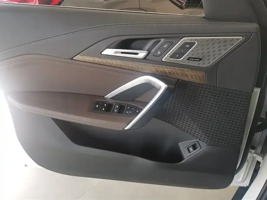 BMW iX1 2023 из CN, фото 7