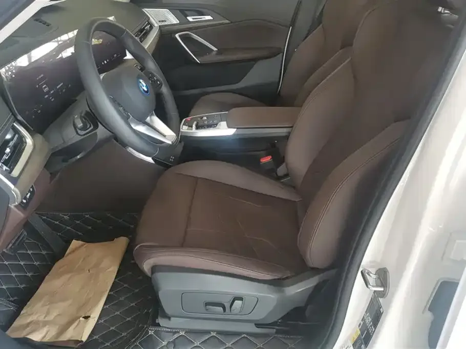 BMW iX1 2023 из CN, фото 9