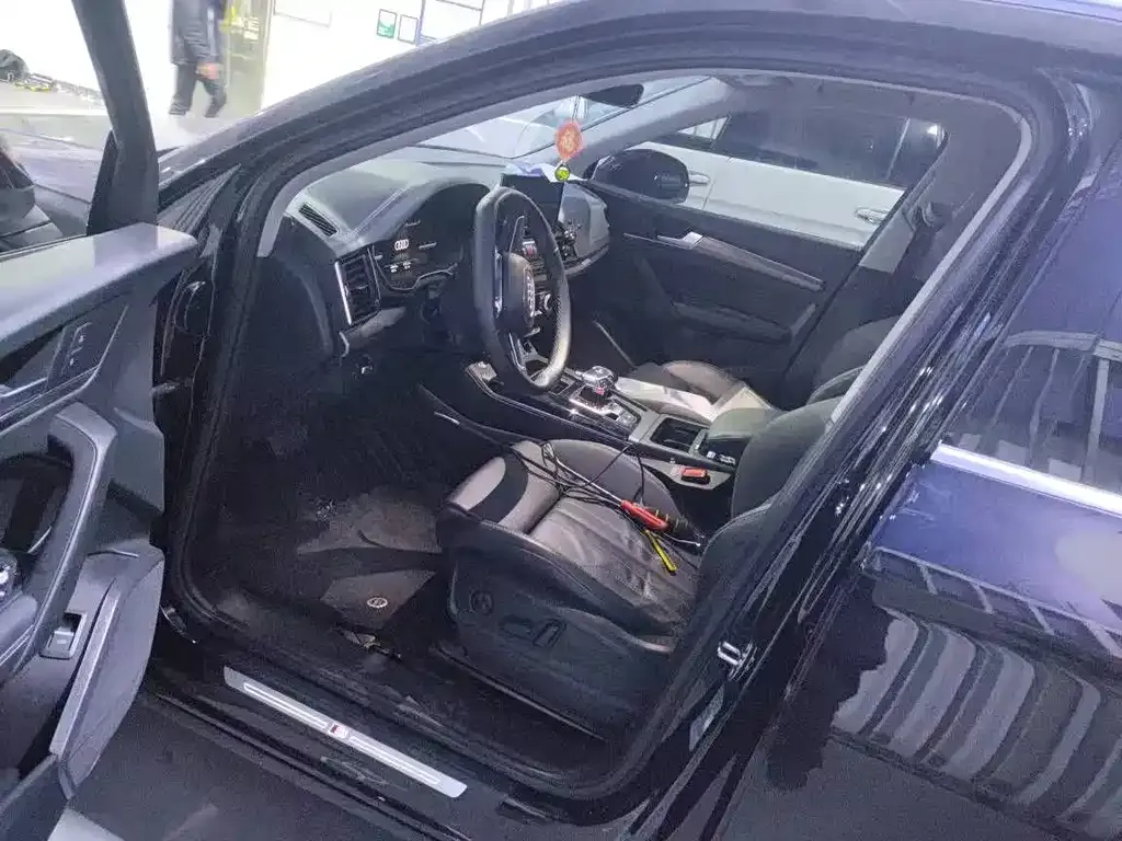 Audi Q5L 2022 из CN, фото 2