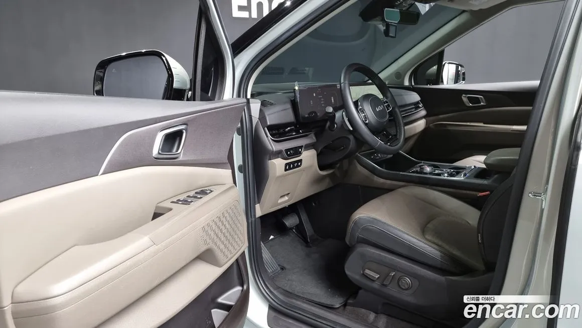 Kia Carnival — фото 10