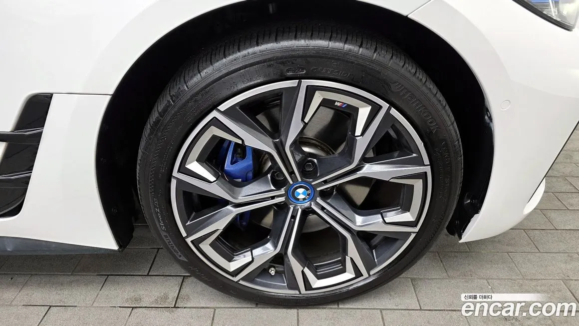 BMW i4 2023 из KR, фото 5