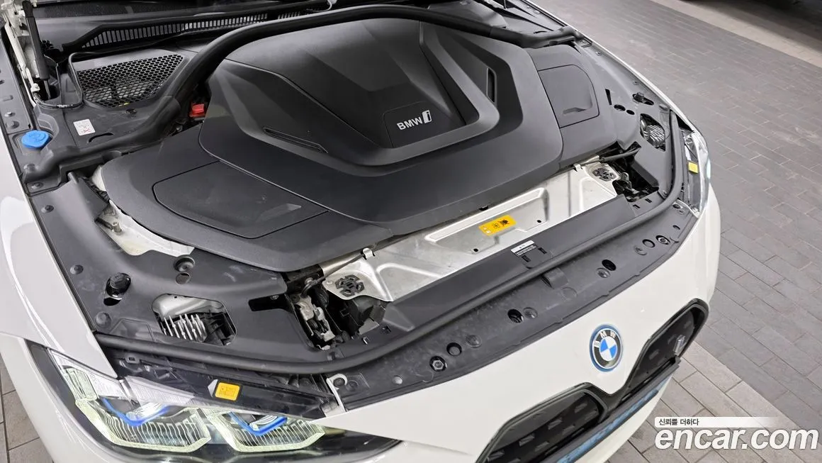 BMW i4 2023 из KR, фото 6