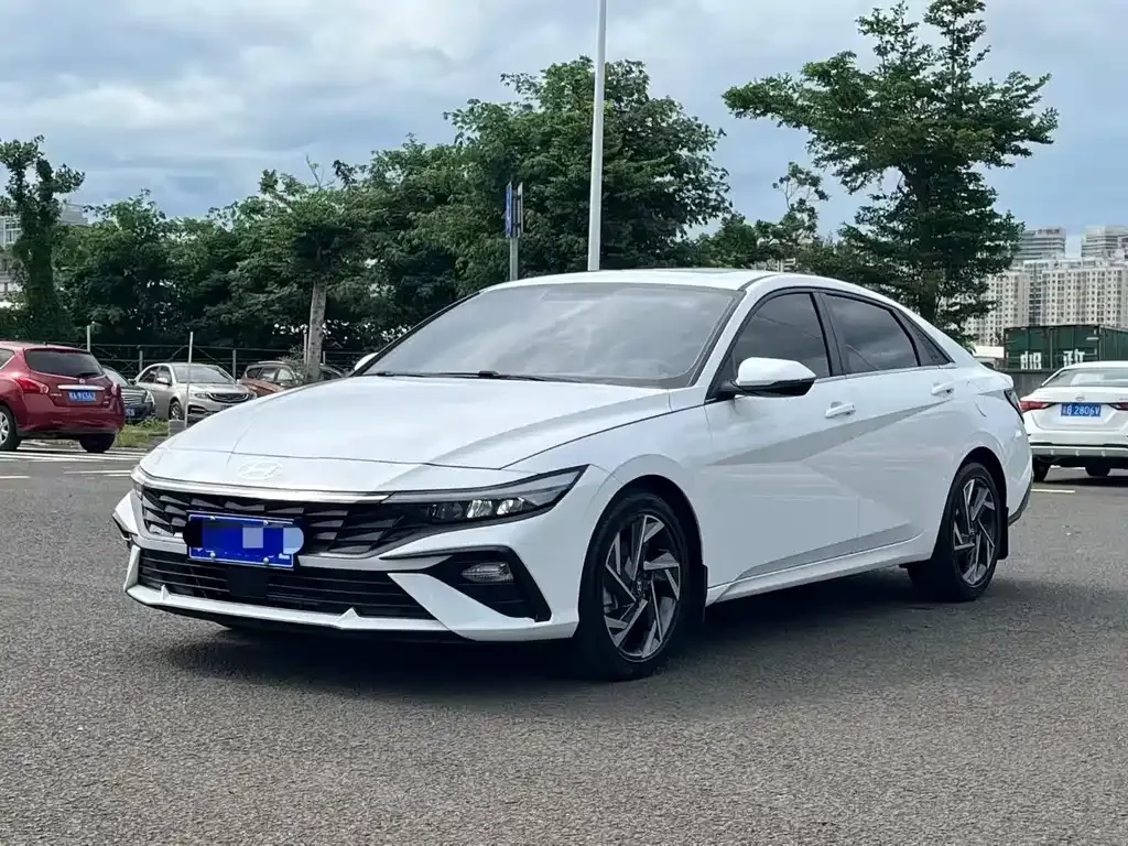 Hyundai Elantra 2024 из CN, фото 1