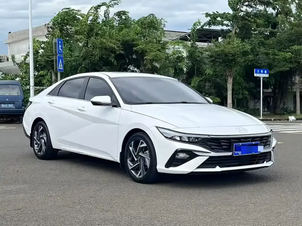 Hyundai Elantra 2024 из CN, фото 3