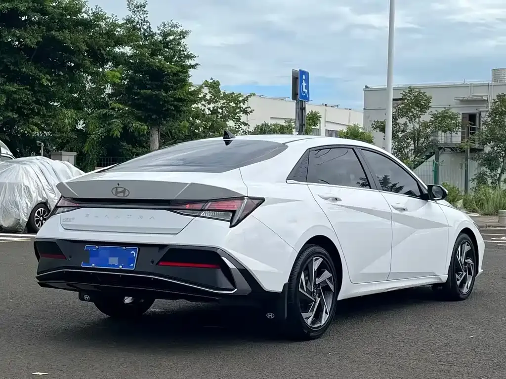Hyundai Elantra 2024 из CN, фото 4