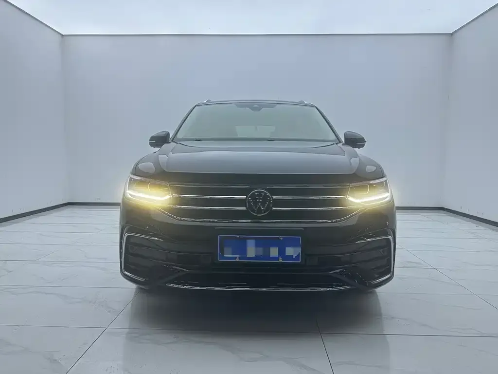 Volkswagen Tiguan L 2022 из CN, фото 2