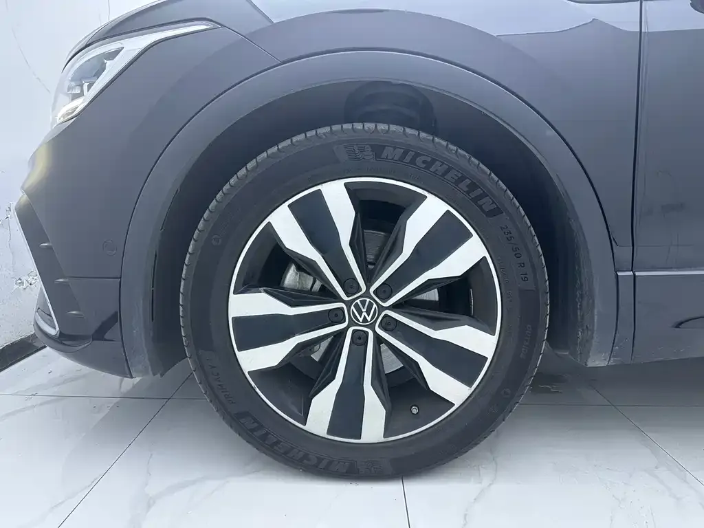 Volkswagen Tiguan L 2022 из CN, фото 7