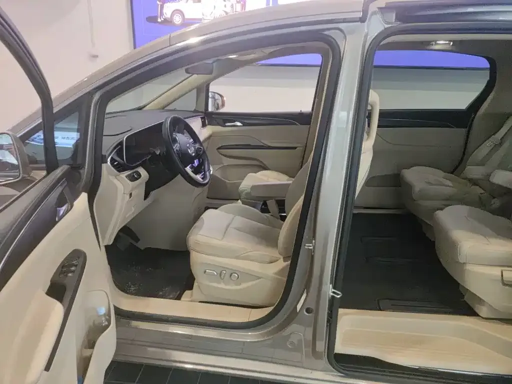 Buick GL8 2024 из CN, фото 5