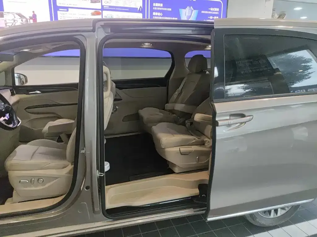 Buick GL8 2024 из CN, фото 6