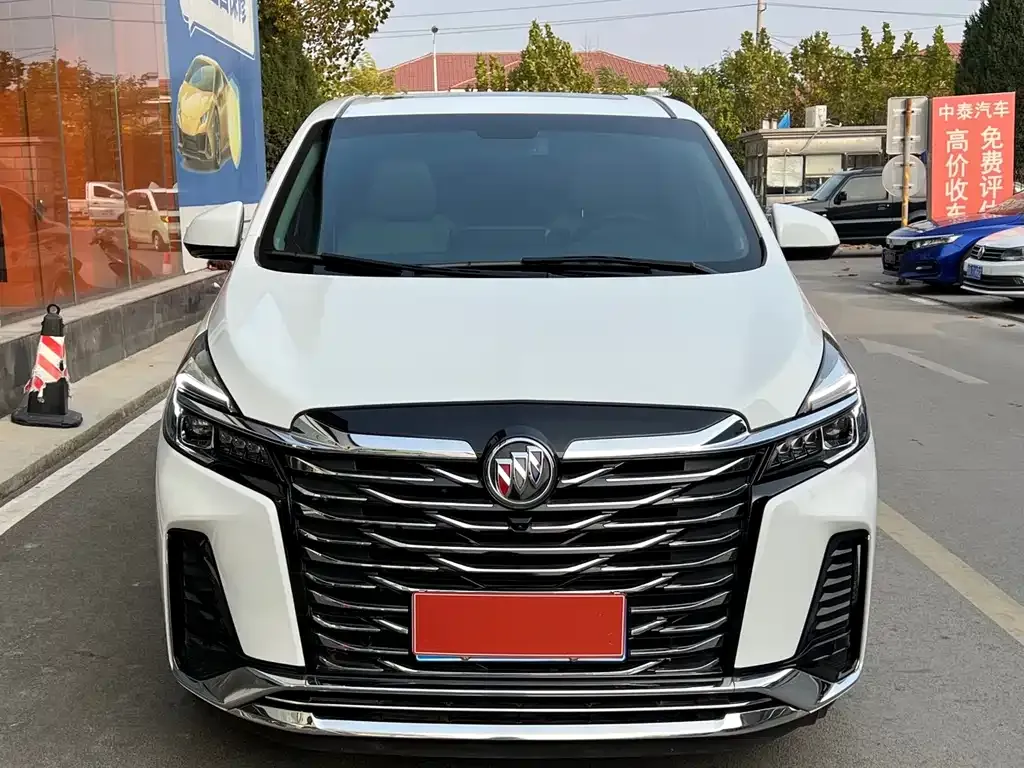 Buick GL8 2023 из CN, фото 2