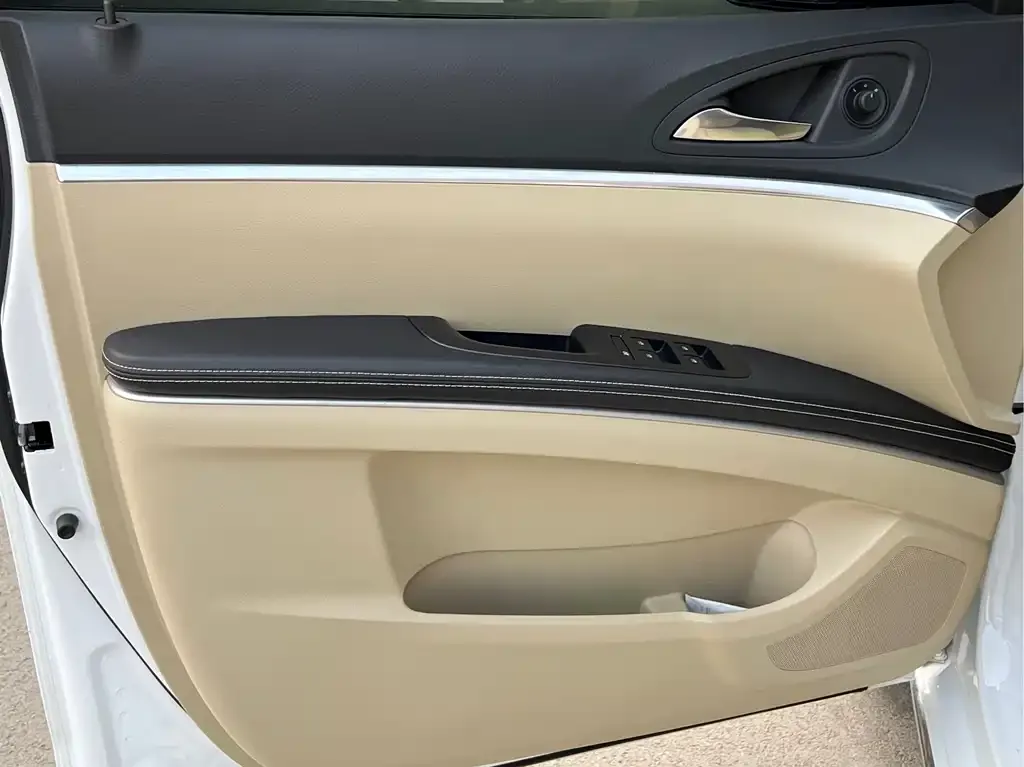 Buick GL8 2023 из CN, фото 8