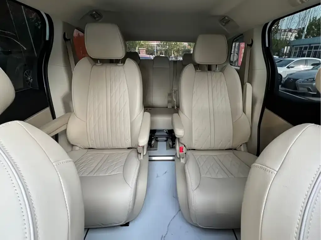 Buick GL8 2023 из CN, фото 9