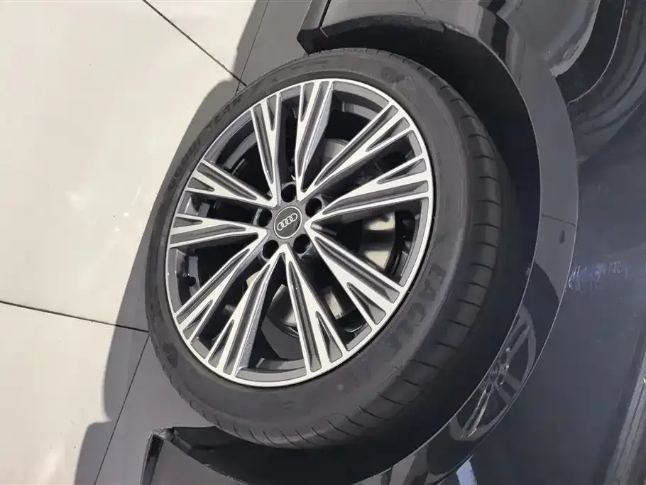 Audi A6L 2025 из CN, фото 6