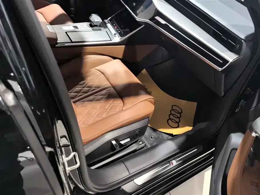 Audi A6L 2025 из CN, фото 8