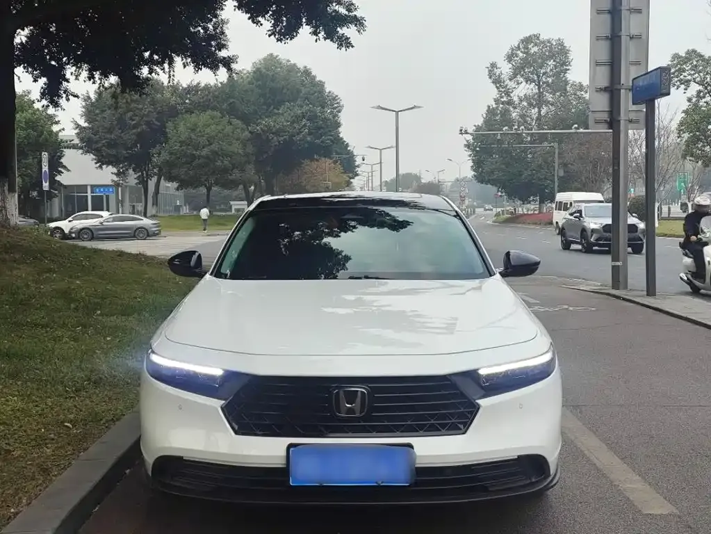 Honda Accord 2023 из CN, фото 2