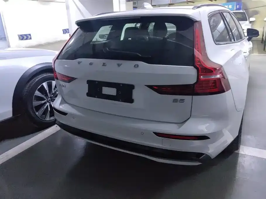 Volvo V60 2025 из CN, фото 3
