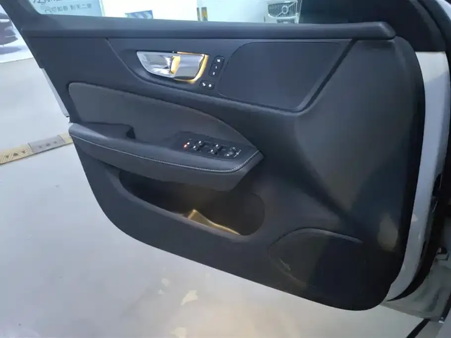 Volvo V60 2025 из CN, фото 7