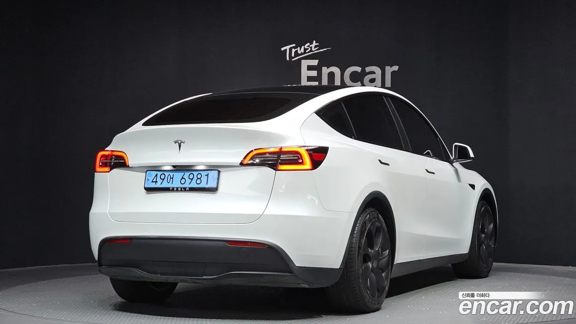 Tesla Model Y 2024 из KR, фото 2