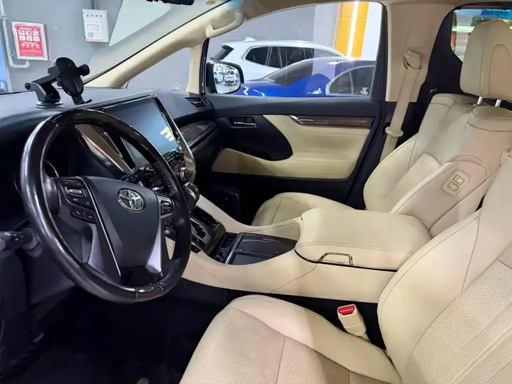 Toyota Alphard 2023 из CN, фото 4