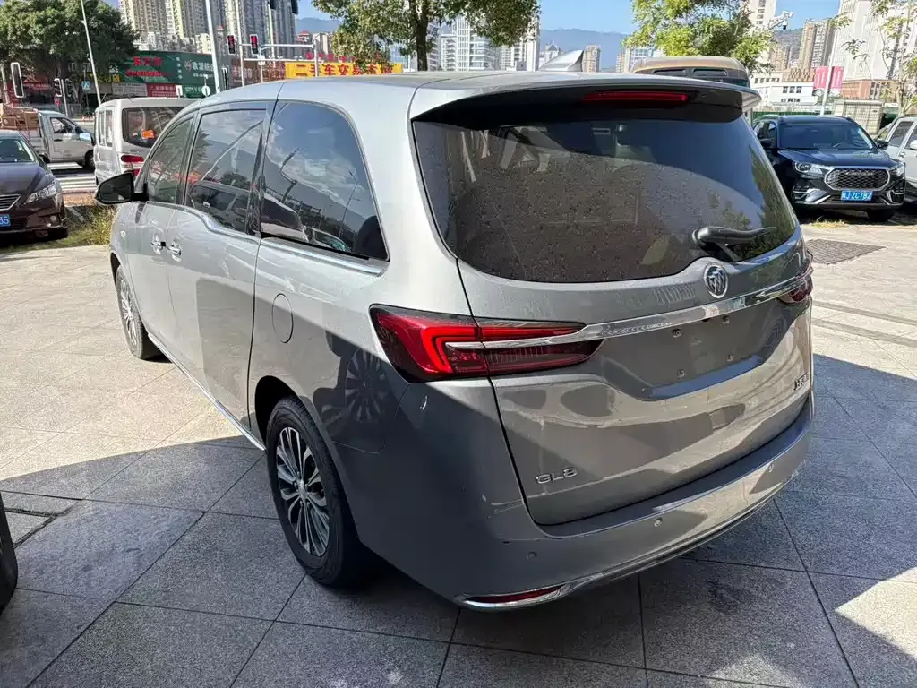 Buick GL8 2023 из CN, фото 10