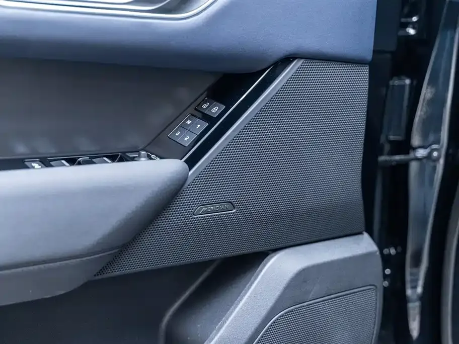 Land Rover Velar 2024 из CN, фото 7