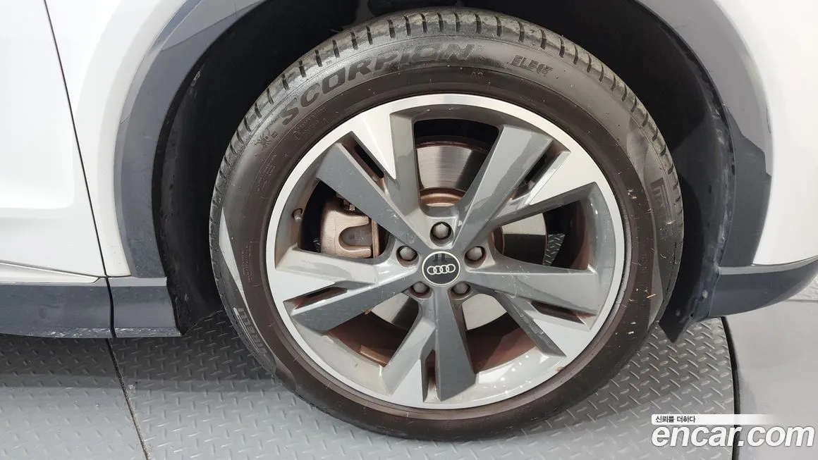 Audi Q4 e-tron 2022 из KR, фото 5
