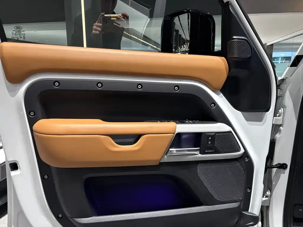 Land Rover Defender 2024 из CN, фото 7