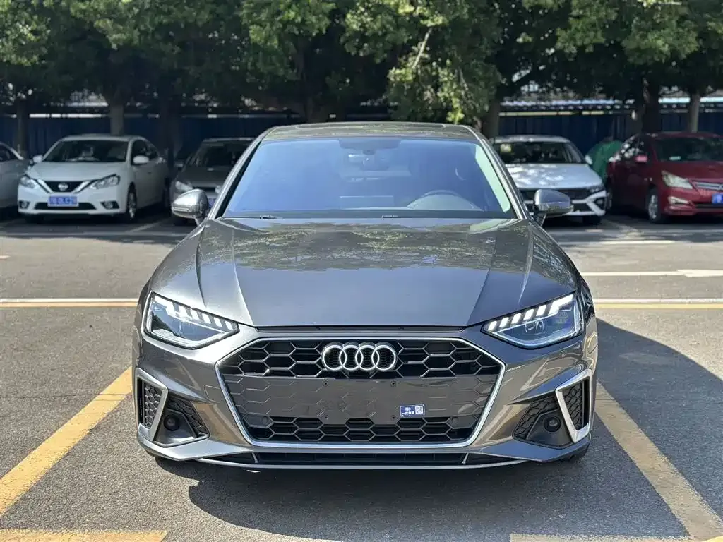 Audi A4L 2021 из CN, фото 2