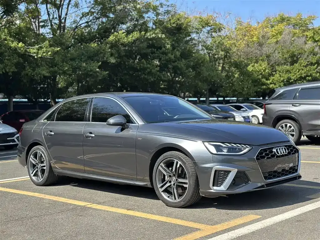 Audi A4L 2021 из CN, фото 3