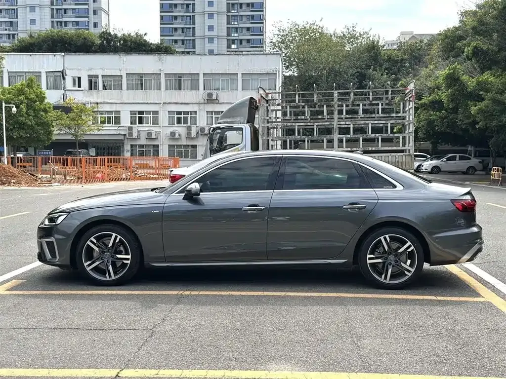 Audi A4L 2021 из CN, фото 5