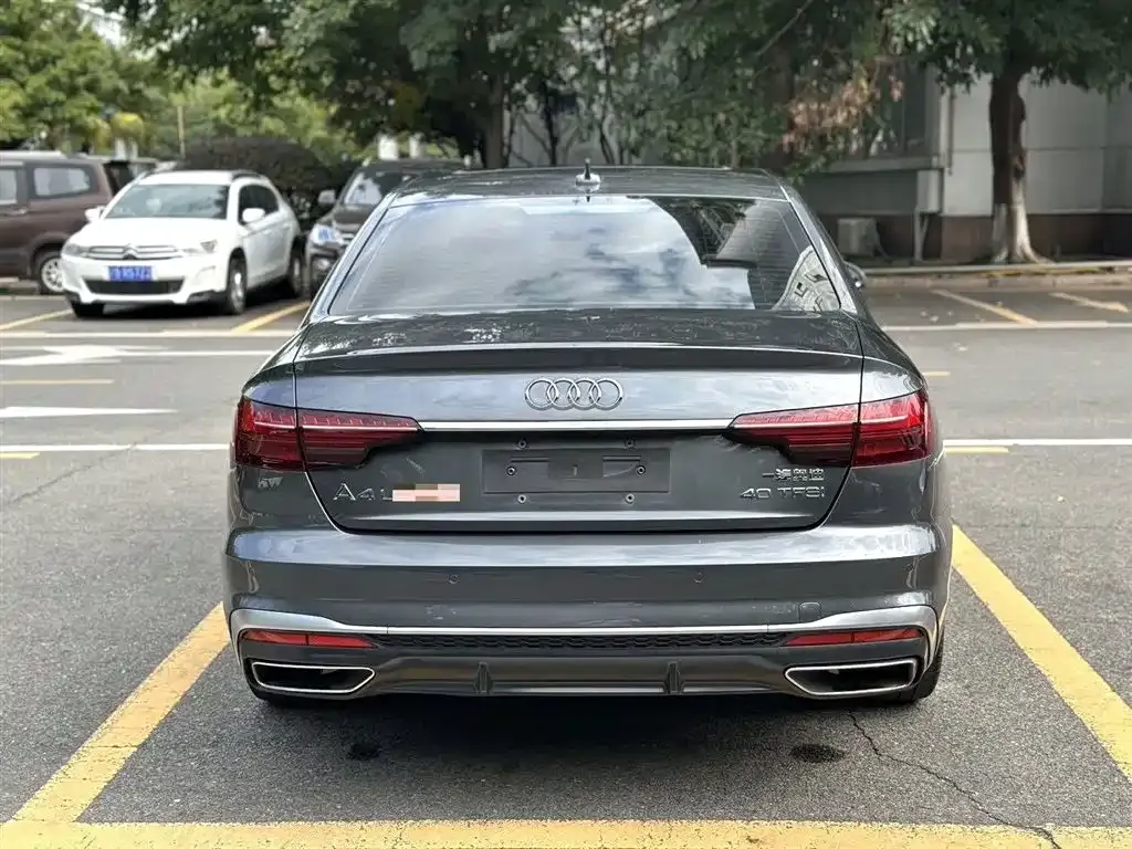 Audi A4L 2021 из CN, фото 6