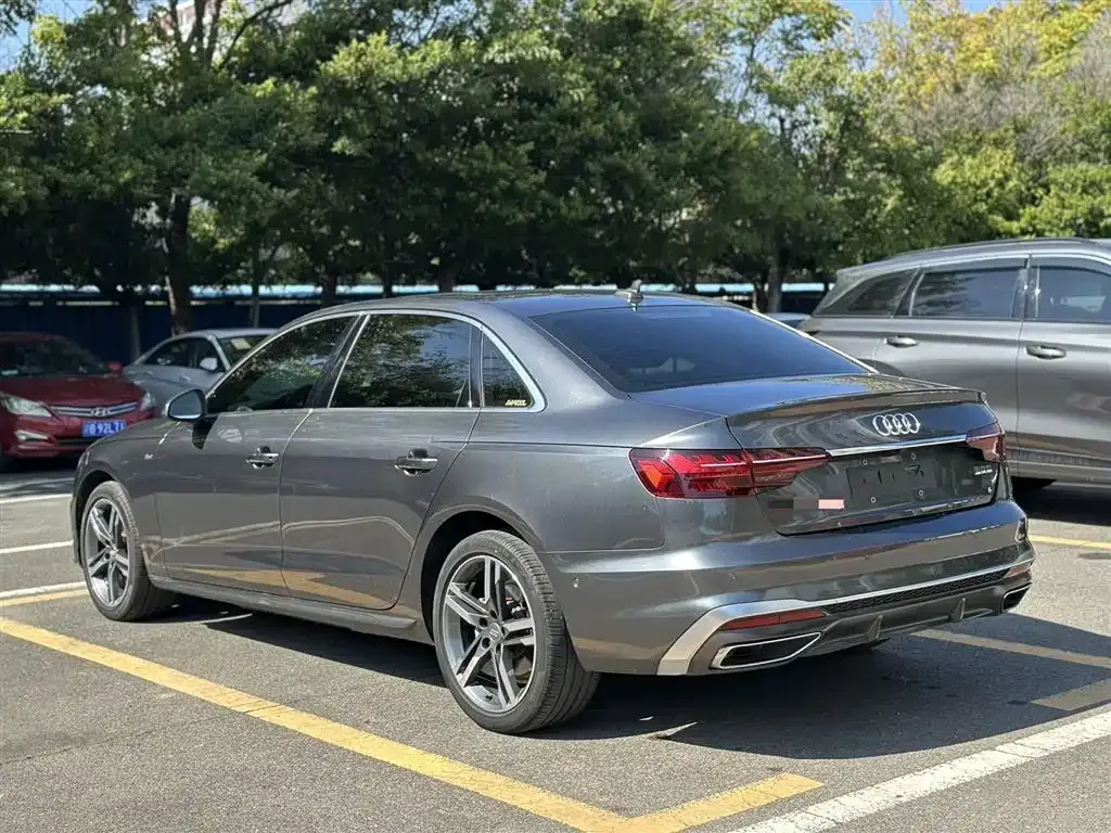 Audi A4L 2021 из CN, фото 7